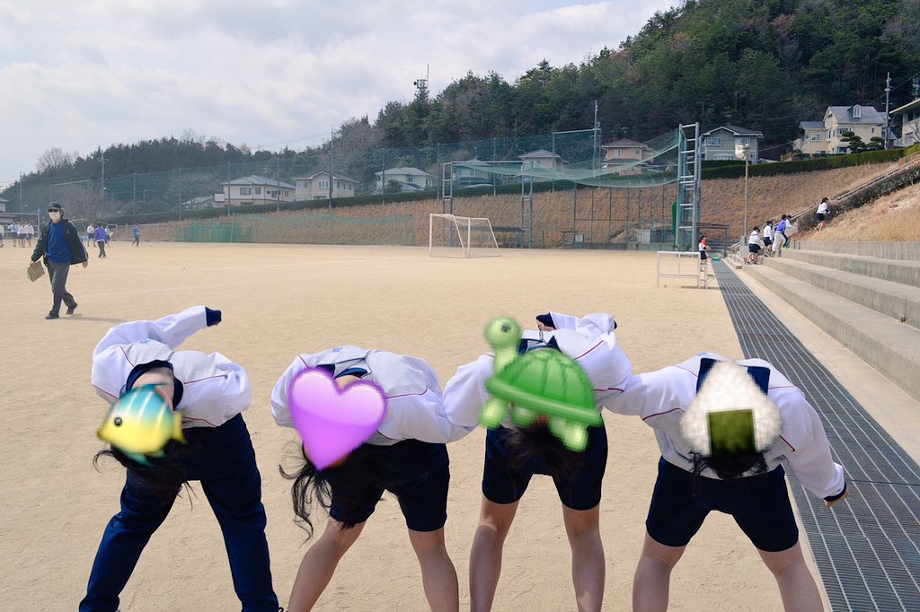 jisk_rwms's tweet photo. 自意識ワッショイ⤴︎ ⤴︎
クラス変わっても仲良くしようね！
球技大会楽しかったね！
また集まって臭くなろ( •́ฅ•̀ )
🐢💜🍙🐠 https://t.co/SS6uoBKPfX