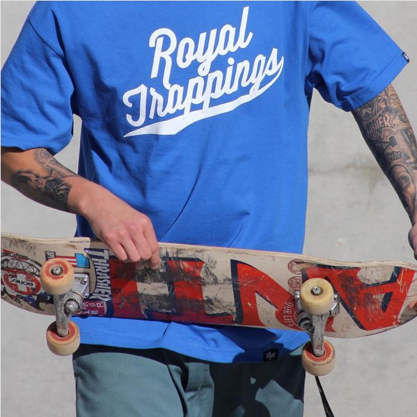 Royal_Trappings's tweet photo. Never going out of style, the Royal Trappings cursive tee. Grab yours at https://t.co/FKDzGlJmg8 https://t.co/6PeAuSCeSA