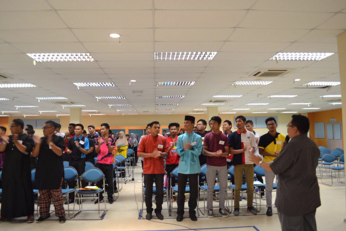 permadariukm's tweet photo. Kem motivasi Pra Universiti Anak Perak 2017
#permadari #permadariukm #anakperak https://t.co/Tib2XIAwv5