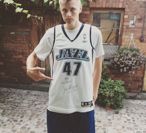 how to wear nba jersey casually