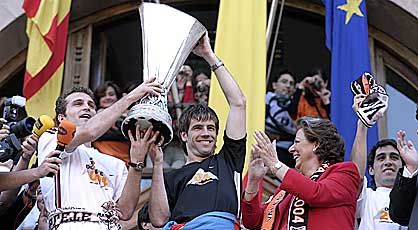 ValenciacfAR's tweet photo. 18 مآرس.. ذكرى تأسيس نادي فالنسيا 

99 سنة 

#VCF99 https://t.co/k30L1wejCH