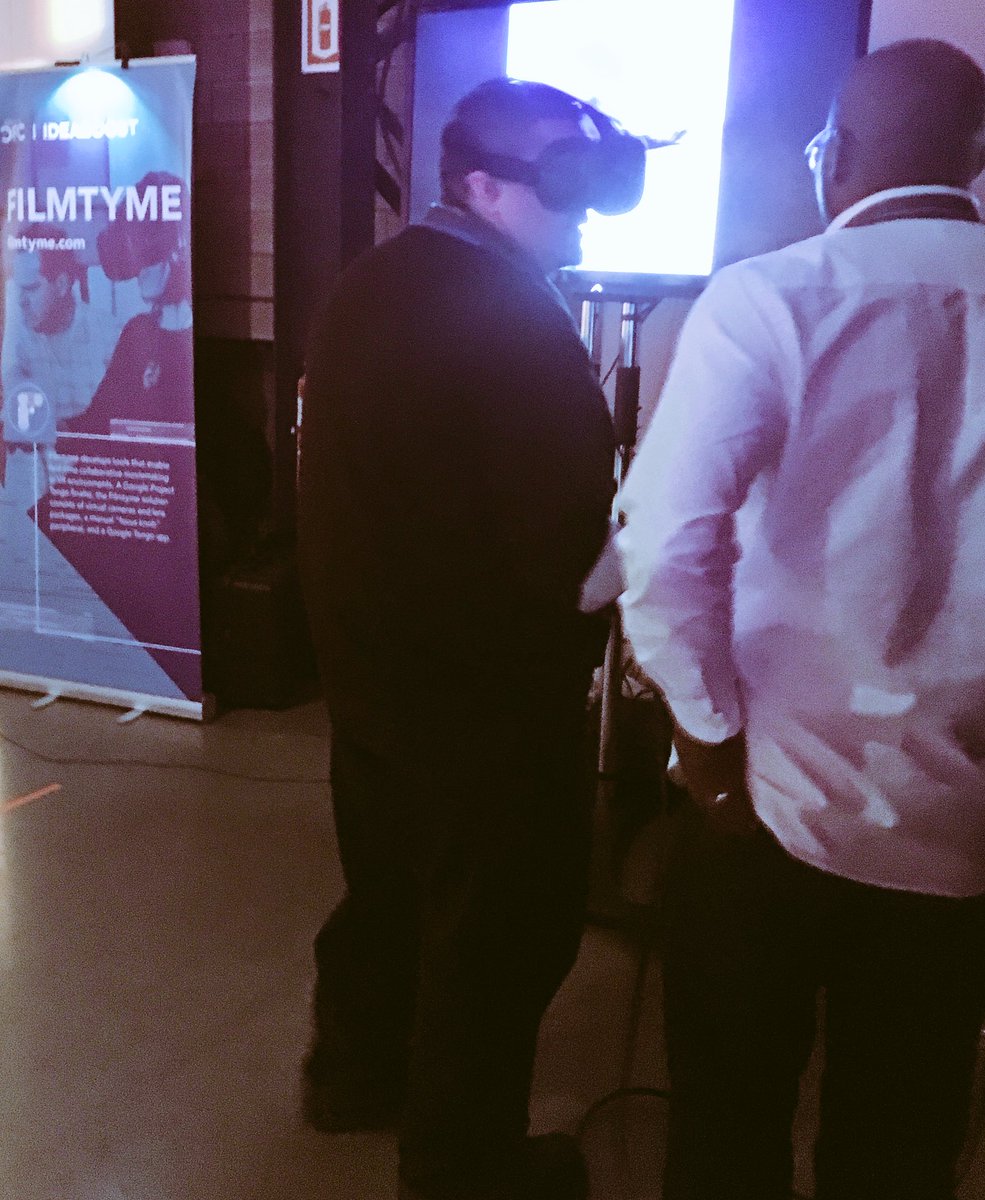 cfcmedialab's tweet photo. @jackson2bears takes @filmtyme's filmmaking technology in #VR environments for a spin during @CanadaCouncil #Artsinadigitalworld. #IDEABOOST https://t.co/cp4KdBeByI
