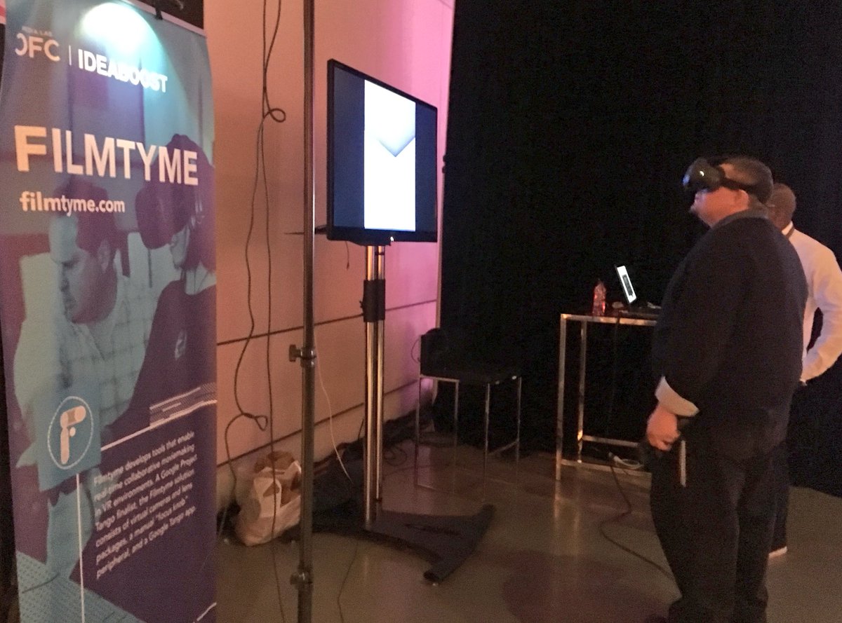 cfcmedialab's tweet photo. @jackson2bears takes @filmtyme's filmmaking technology in #VR environments for a spin during @CanadaCouncil #Artsinadigitalworld. #IDEABOOST https://t.co/cp4KdBeByI