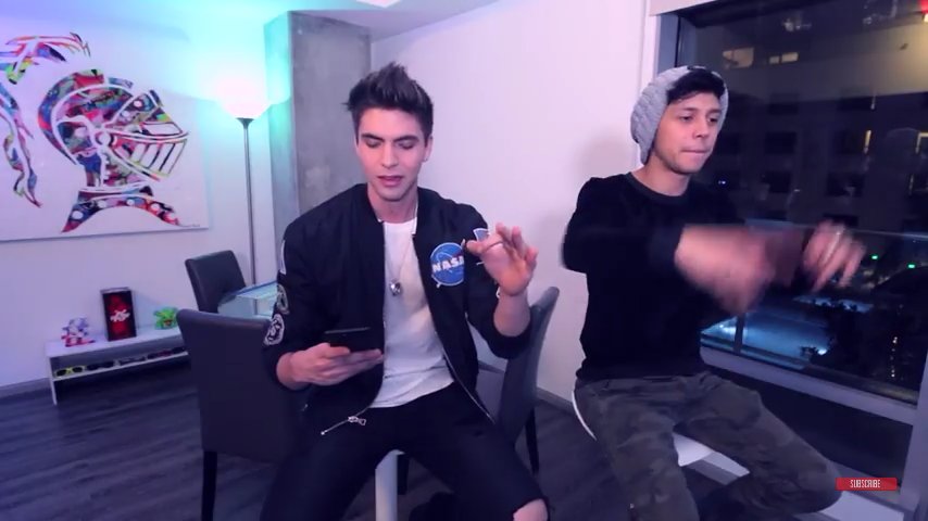 mrmytreasure's tweet photo. Tienen que ver este vídeo es de los mejores (quiero un novio como Mario❤) #LlamandoALaEx @Soymarioruiz @JohannVera1 
https://t.co/KlLPMiHwmB https://t.co/X1hoLnJG8d