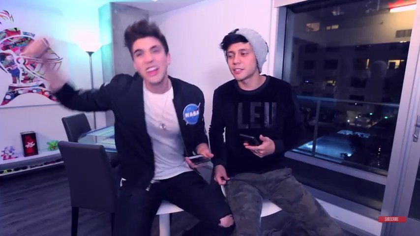 mrmytreasure's tweet photo. Tienen que ver este vídeo es de los mejores (quiero un novio como Mario❤) #LlamandoALaEx @Soymarioruiz @JohannVera1 
https://t.co/KlLPMiHwmB https://t.co/X1hoLnJG8d