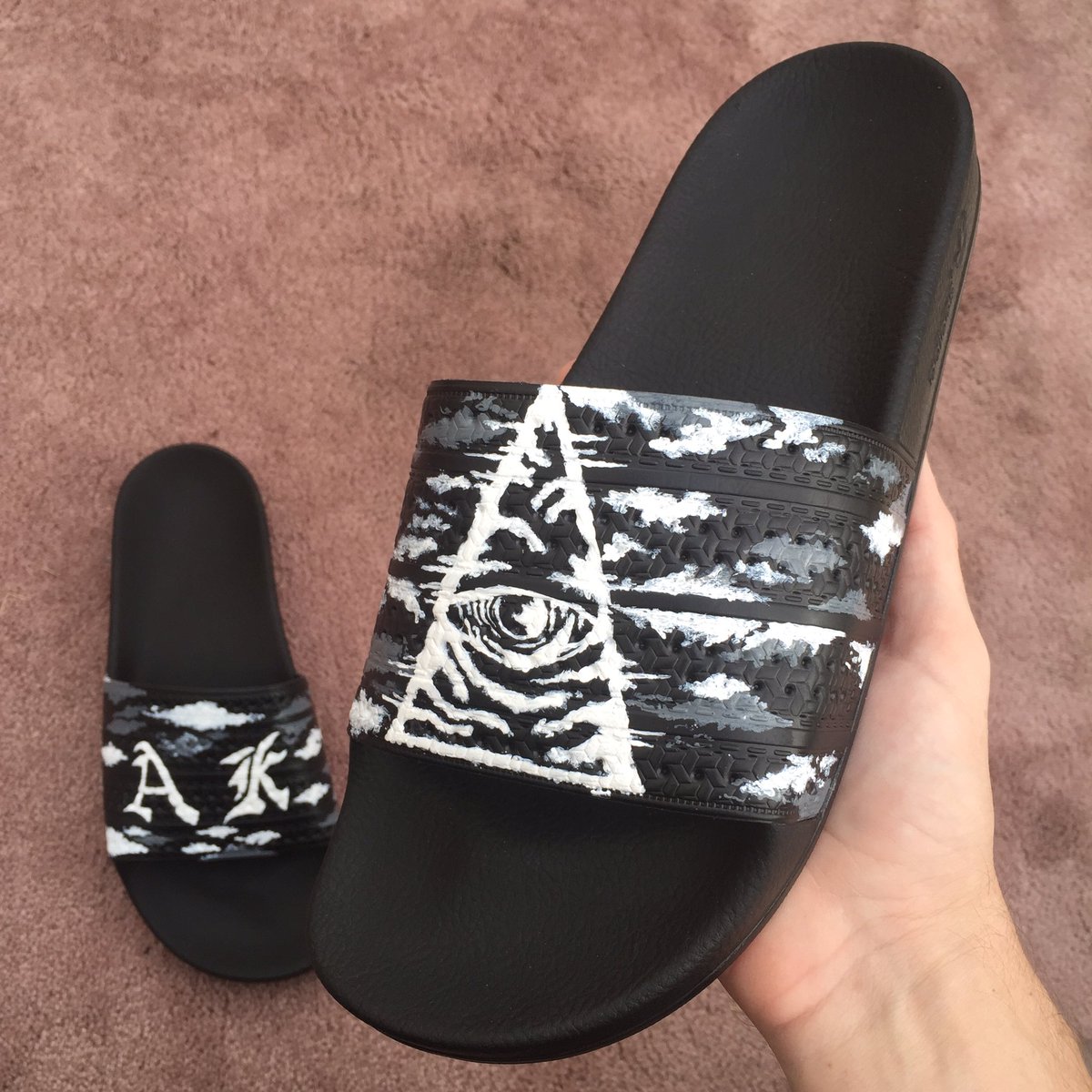 yeezy adilette