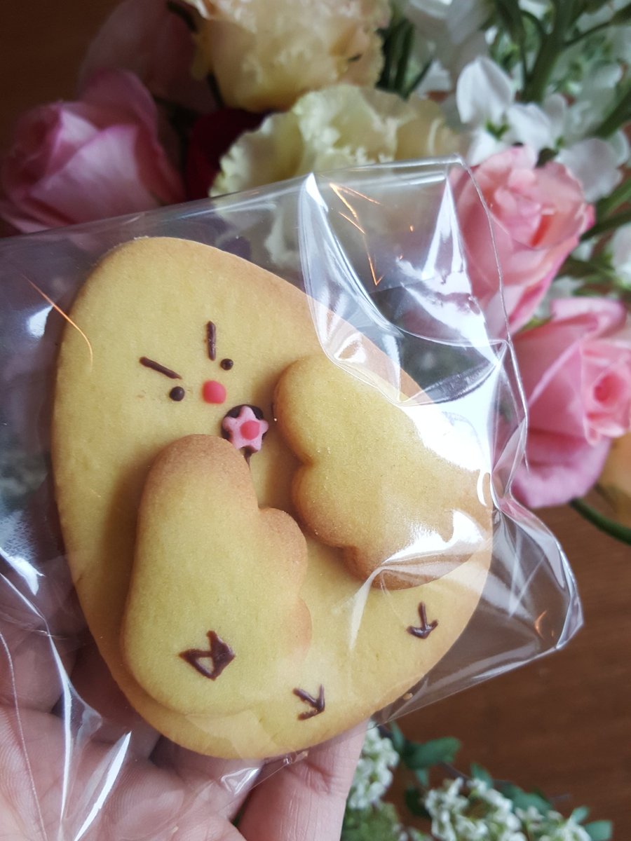 내가 그려놓고도 뺙이 엉디가 너무 익숟하다 했더니 작년 쿠키디자인도 뺙이였지 참