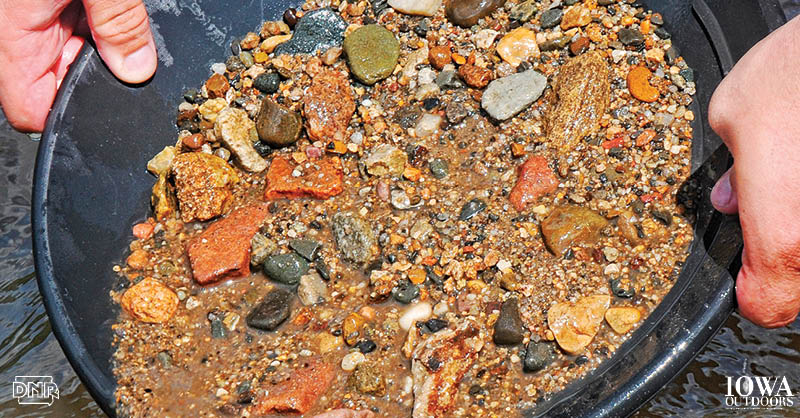 iowadnr's tweet image. Follow the end of that 🌈 to an Iowa river! ☘️
#IowaOutdoors takes you panning for #gold in Iowa: bit.ly/1SQyphx
#StPatricksDay