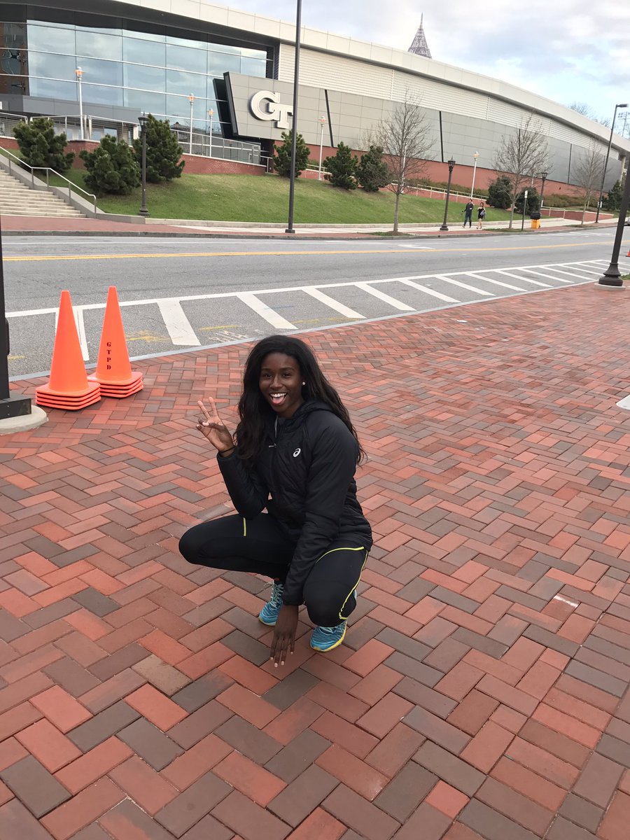 candacedasav's tweet photo. When you currently have the world leading time in the 200m from your outdoor opener. 🙌🏾🙌🏾 #cHillrun https://t.co/SfmBuiIC1R