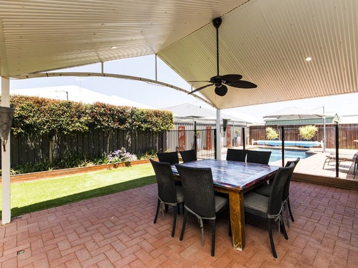 sabre_perth's tweet image. The Entertainer!
Start Living in this beautiful Helena Valley home.  ow.ly/MsgI30a1toz