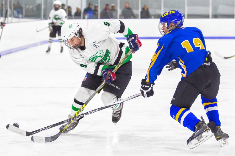 .@eswiz1 led Franklin County hockey in scoring for <a href="/Gfield_AD1/">Greenfield Athletics</a> gazettenet.com/Simmons-8752439 via <a href="/Jeff_Lajoie/">Jeff Lajoie</a> CC <a href="/SmithAcademy1/">Smith Academy</a>