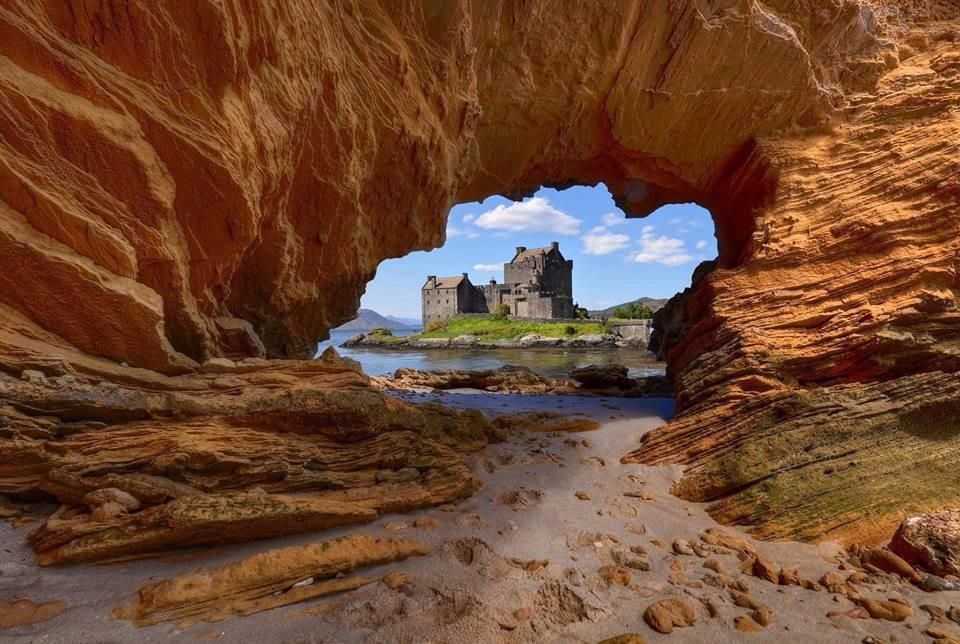 Castle View, Scotland | Photography by ©Peter Hammer
