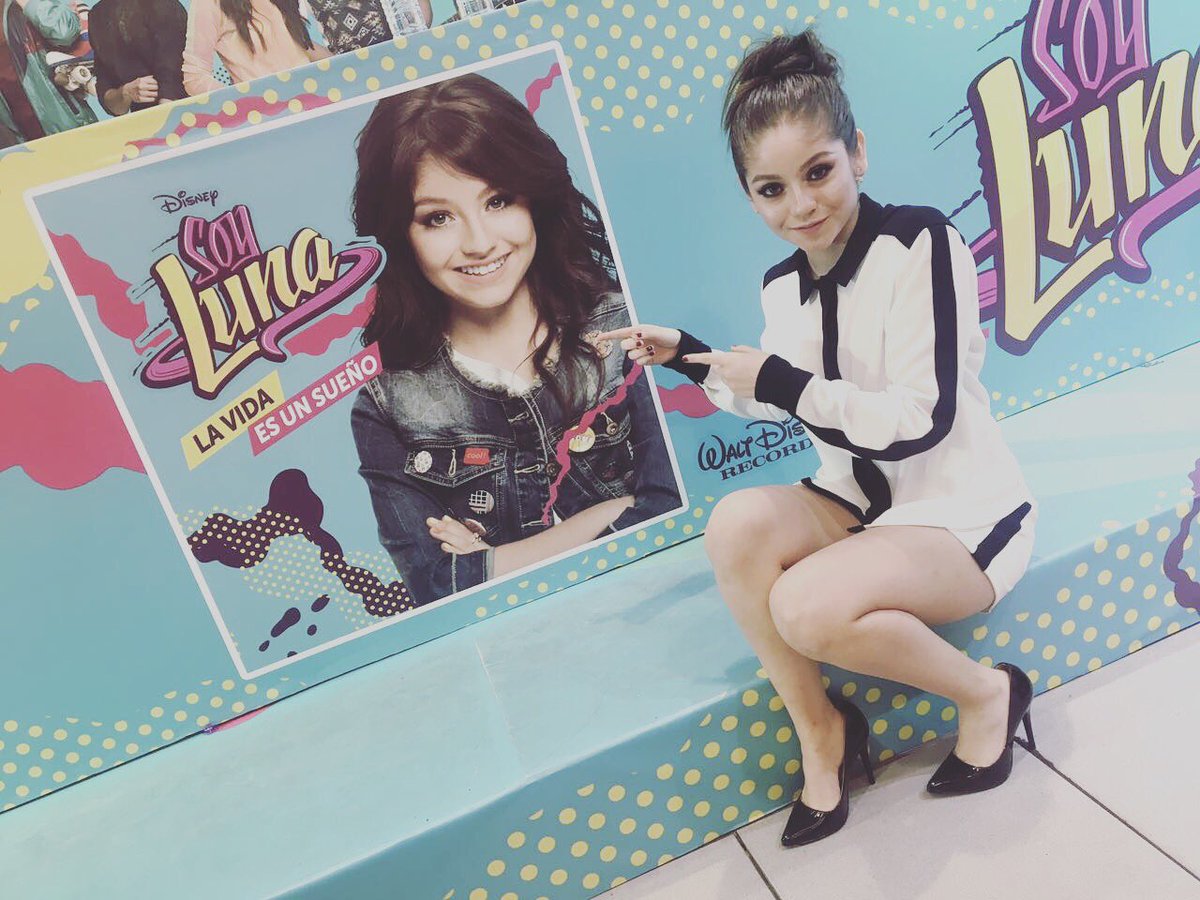 karolsevilla's tweet image. Fue real mente increíble 🙈 gracias a cada persona que estuvo ahí ❤️los amooooo 😻😻