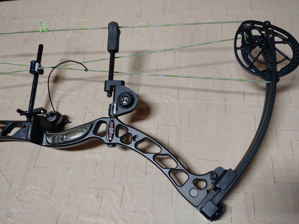 ElkHuntingTips's tweet image. $395 shipped: Used Moxey Antigen w/ New Limbs, String, 28&quot; DL (adjustable by mods), 70# DW. Tuned. 70# 32&quot; axle to axle. 8&quot; BH 406-431-0876
