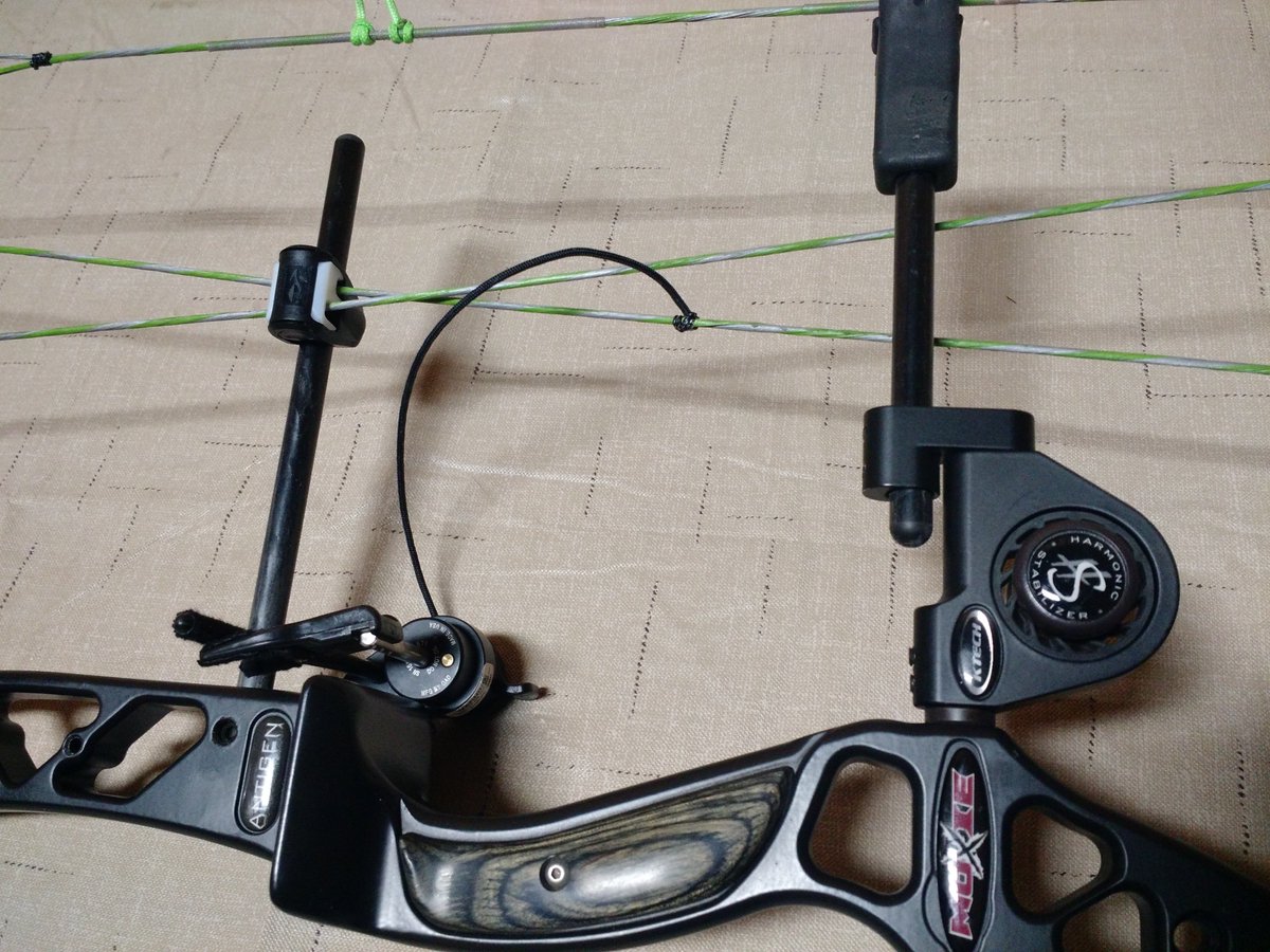 ElkHuntingTips's tweet image. $395 shipped: Used Moxey Antigen w/ New Limbs, String, 28&quot; DL (adjustable by mods), 70# DW. Tuned. 70# 32&quot; axle to axle. 8&quot; BH 406-431-0876