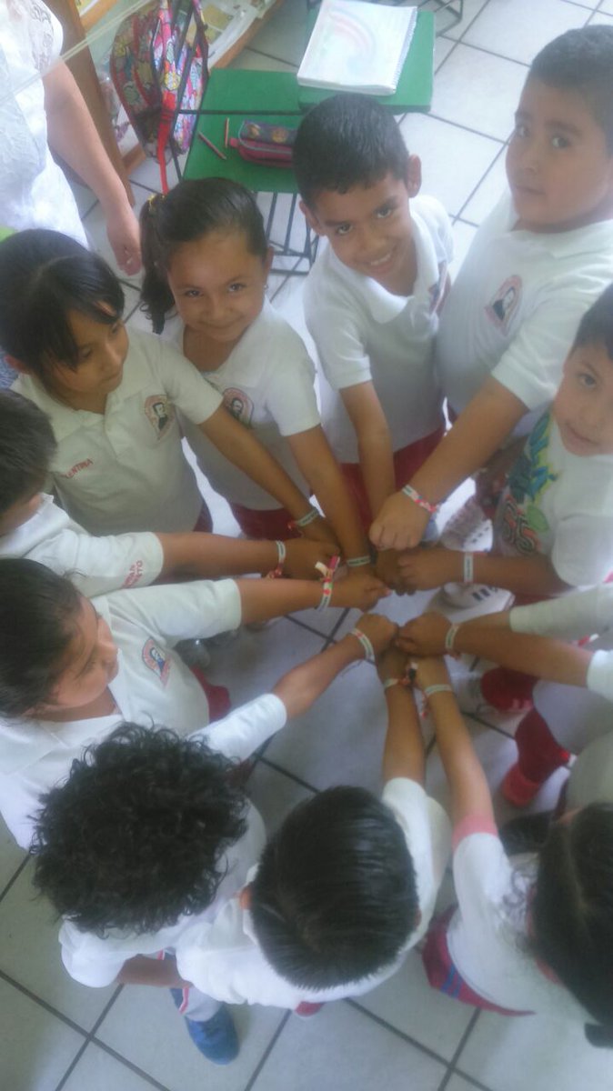LILIAVIVIDIAZ's tweet photo. El Centro Educativo José Vasconcelos #PinotepaNacional contamos  con  la presencia de la #ColectaNacional2017 #CruzRoja https://t.co/HC5M6bVhKH