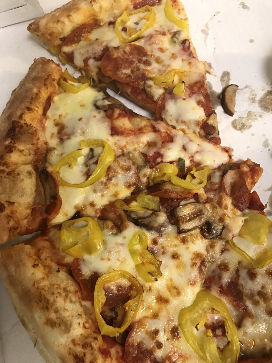 OhioBobo's tweet photo. Asked @PapaJohns for light cheese and got extra cheese instead. I'm lactose intolerant and my wife has Crohn's disease.. gonna be a long nte https://t.co/lec4oC6Sbh