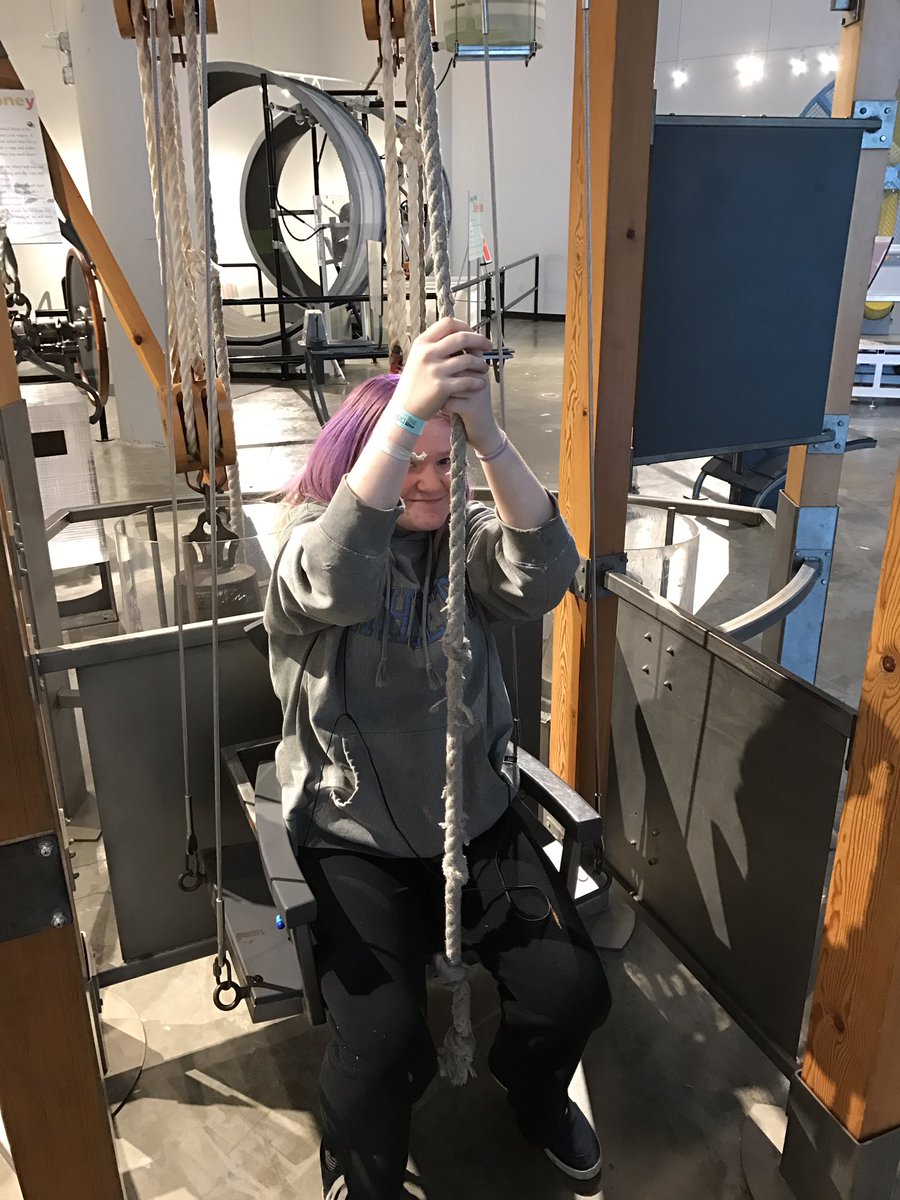 ReutherChad's tweet photo. Having more fun learning @discoveryworld on day two of Who Arted? intensive. #wearereuther #Milwaukee #pettingfish https://t.co/nLrGyFDmKs