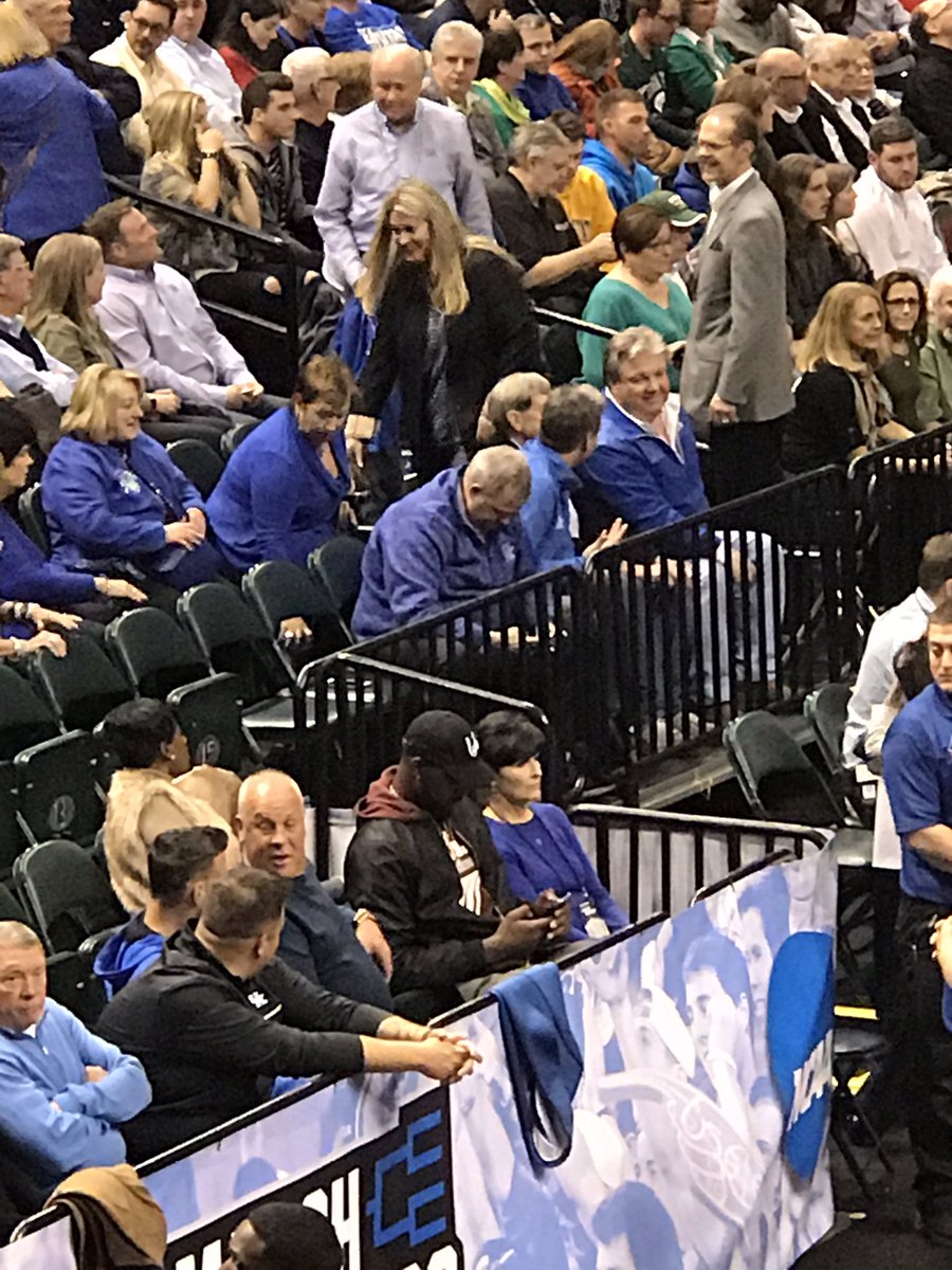 ChaneyJR23's tweet image. I see ya @AlexTheGreat22 ! Let's go CATS!!!!! Once a Wildcat always a wildcat! #marchmadness #bbn #UKbasketball