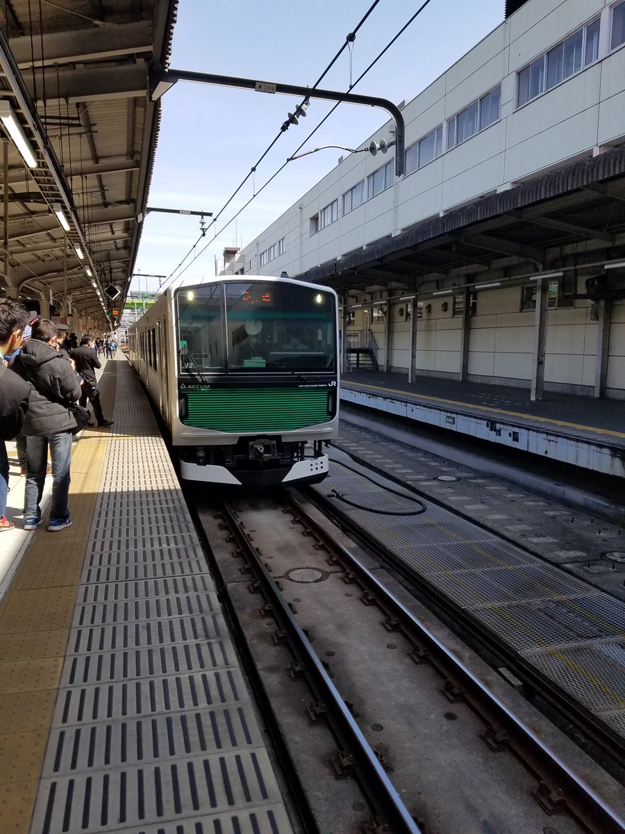 tetudou_01's tweet photo. 上野駅で人だかりできてて
これはなんなの？
新型？
#電車 
#鉄道写真 https://t.co/zxdxZQfwvM