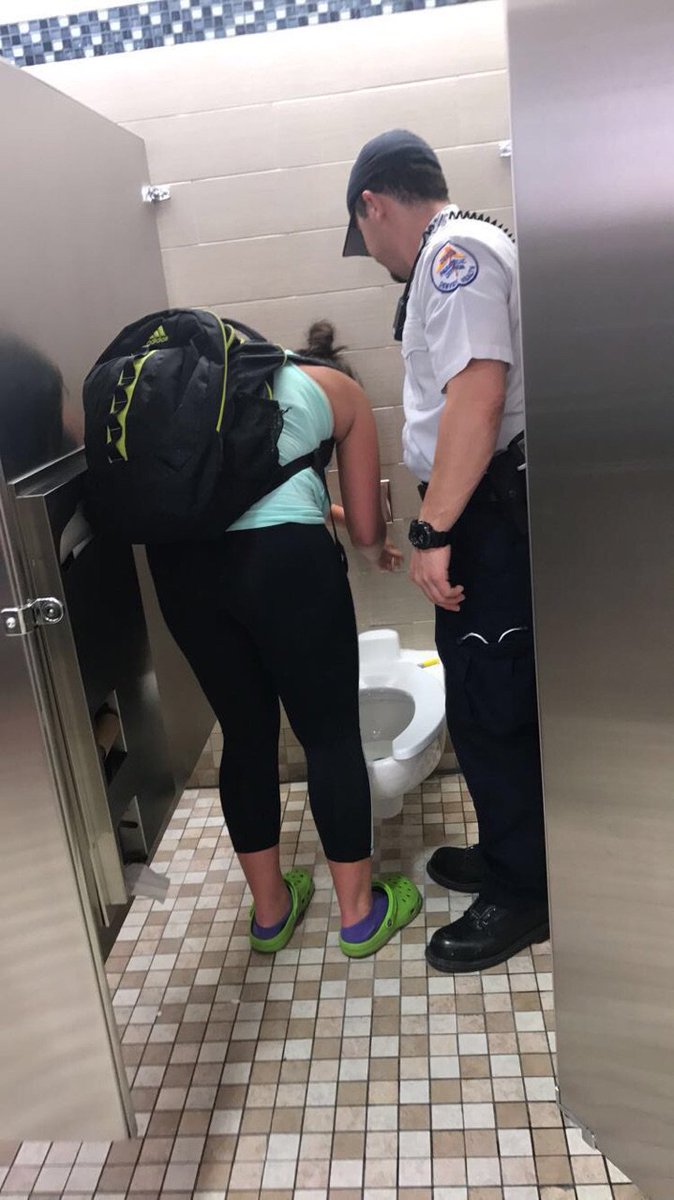 han_scheidecker's tweet photo. So I got my finger stuck in a faulty bathroom flush button. Had to call 911 and was freed via paramedics and the fire dep. #springbreak2k17 https://t.co/psLy6qTivO