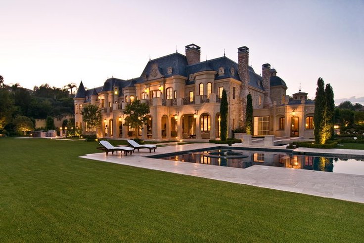 GoldenPalmProp's tweet photo. When working with us you will have a superior group of real estate experts from attorneys to marketers, our clients get the Golden Standard. https://t.co/X81EZcb0QM