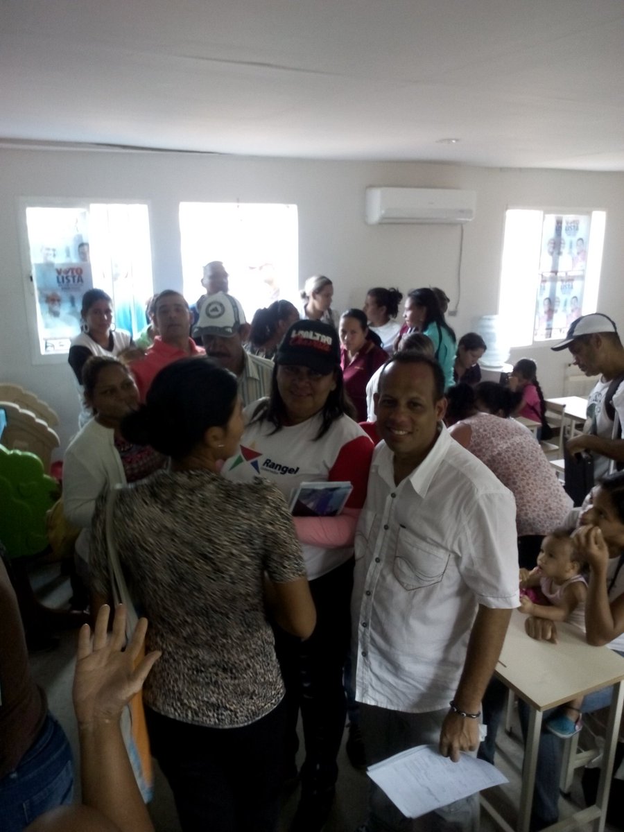 MACALI_1's tweet photo. Caracterizacion por parte del ince en la base d misiones caronoco con el acompañamiento de los coord politicos gob oritsys y henry bolivar. https://t.co/TeBcfJbM25
