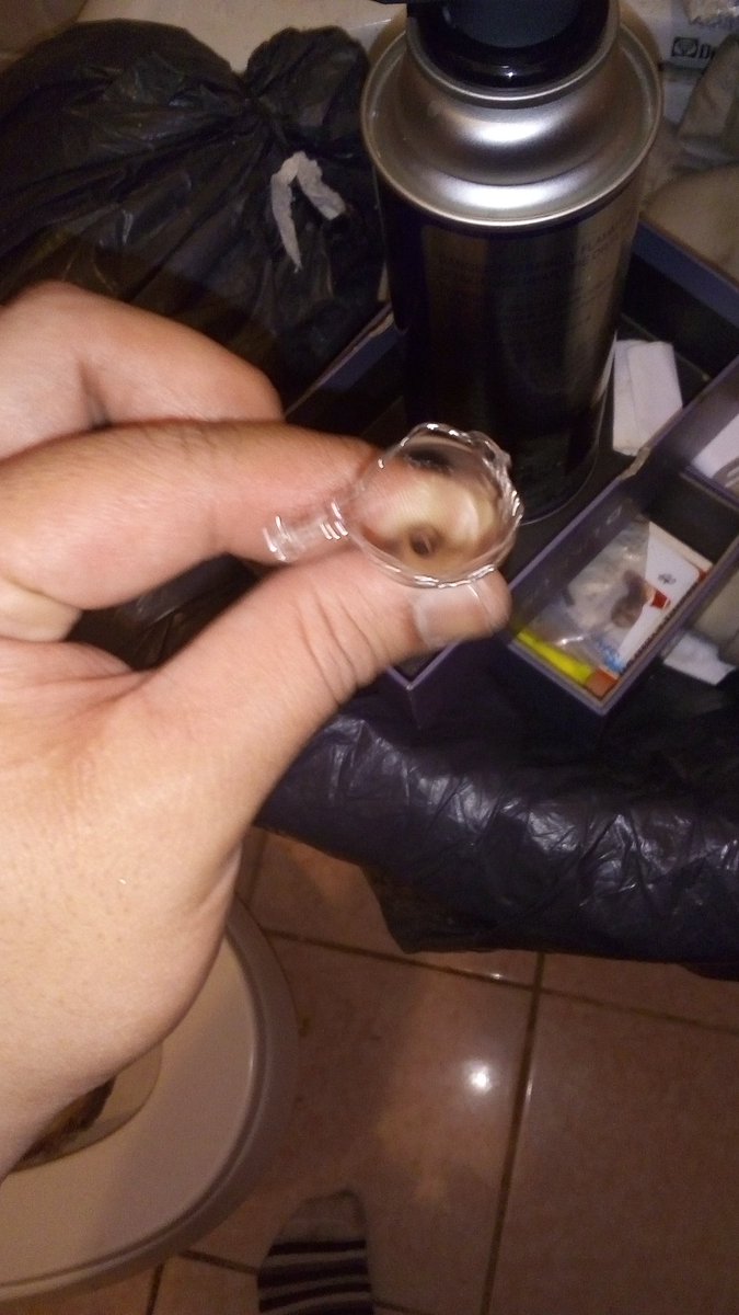 juanpacbaby's tweet photo. I fvcks with glass. Chagi the homemade bong piece #GlassBender https://t.co/qOR0GLQXG4