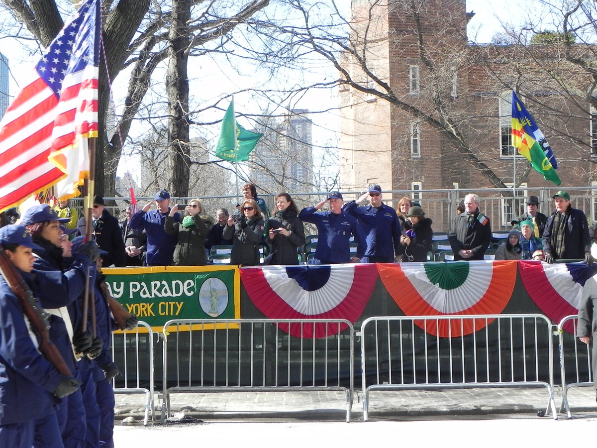 USCGAuxD1SR's tweet photo. Men &amp; Women of the Coast Guard and Coast Guard Auxiliary units from the Tri-State area marched in the @StPatsParadeNYC @USCGNortheast https://t.co/Hw7o0nVAhE