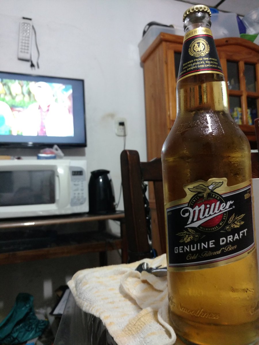 PiragineeGus's tweet photo. Noche de pelis y cervecitas con mi amor hermosa @RiosLour :D <3 https://t.co/G5xSI7v93C