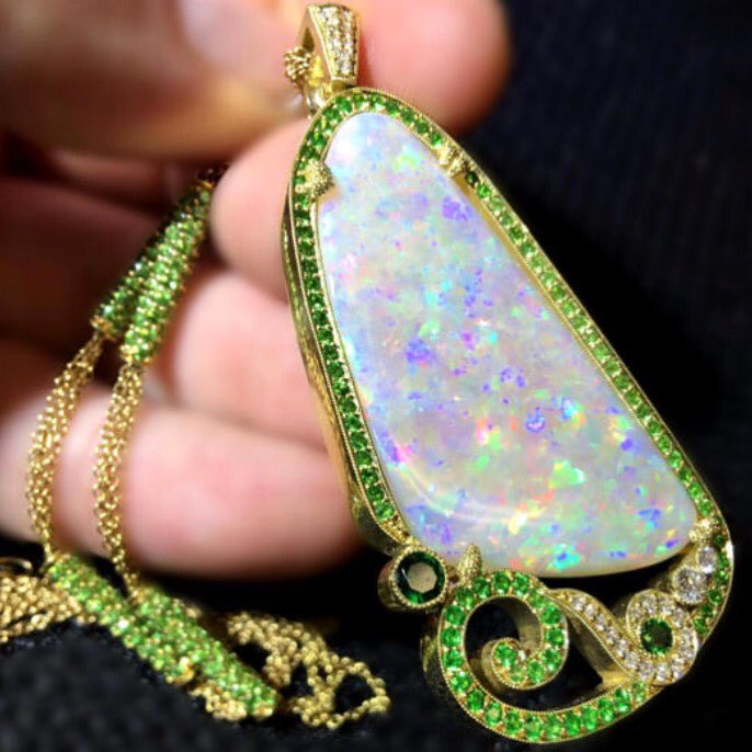 crystalanchor's tweet photo. 18k Gold Australian Opal Demantoid &amp; Tsavorite Garnet Diamond Necklace 41.72ctw✨✨Link in bio✨✨#18k #australianopal #opal https://t.co/KGnorUHs3d