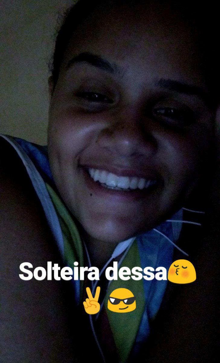 IsabellyRl's tweet photo. Segue o baile 🎶🍃 https://t.co/MF63TuYP92