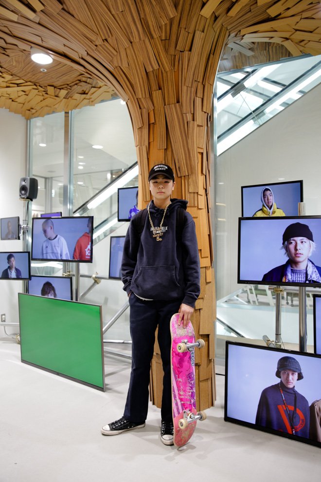 fashionsnap's tweet photo. ゴーシャ・ラブチンスキーが"東京のユース"撮影した展示開催 モデルに一般人を起用 https://t.co/0LubOY7ZzS #gosharubchinskiy #DSMG https://t.co/aW0lImj1MX