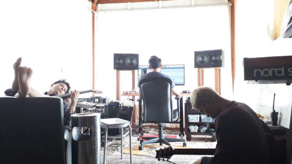 Selamat berakhir pekan, Sahabat.