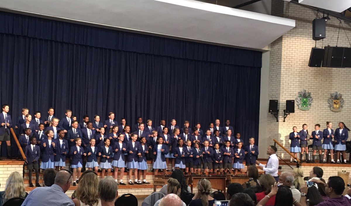 CrowleysClass's tweet image. The @ParklandsTweet Grade 5s showing off their talents at the Grade Five Cultural Showcase #weareallinthistogether #camaraderie @prep_drama