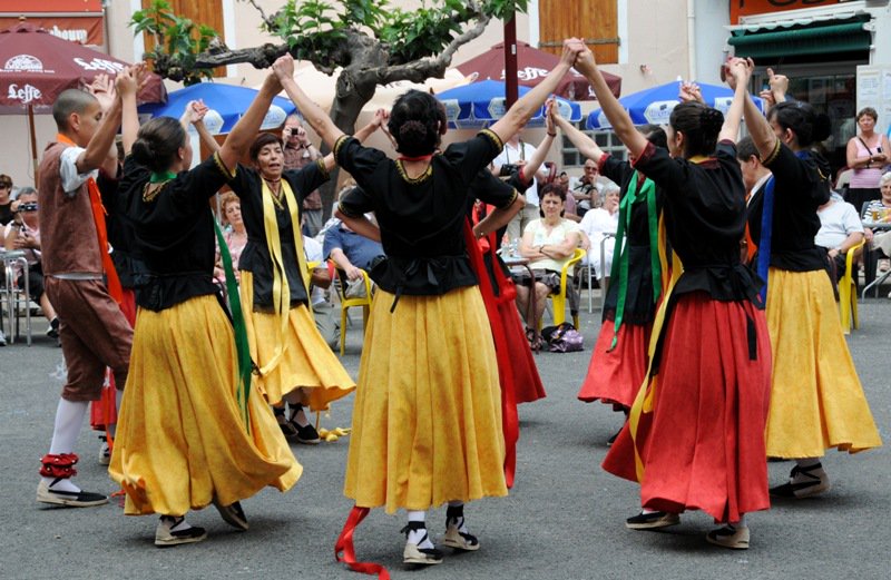 Samedi 25 mars à 15h00
#Spectacle #Folklorique des #Danseurs #Catalans
Salle Jean Trescases à #amelielesbains #palalda