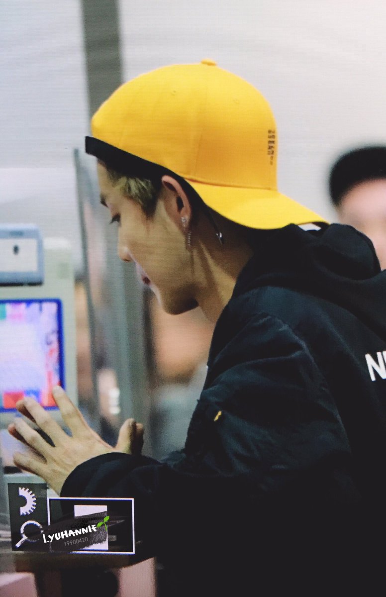 170318 KANSAI ARRIVED ✈️
#LuHan #루한 #鹿晗