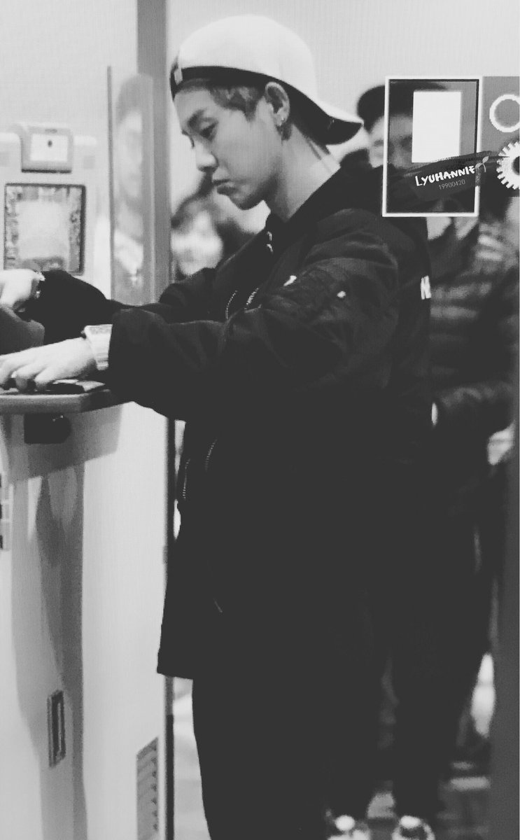 170318 KANSAI ARRIVED ✈️ ll
#LuHan #루한 #鹿晗