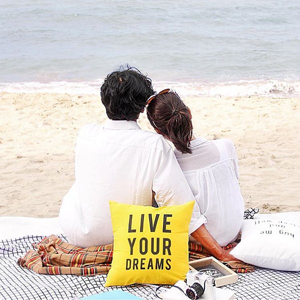 Sarung bantal Talky Pillow memang hadiah sempurna untuk kamu yang membutuhkan dorongan untuk mengejar mimpi mereka bit.ly/2ny4IpO