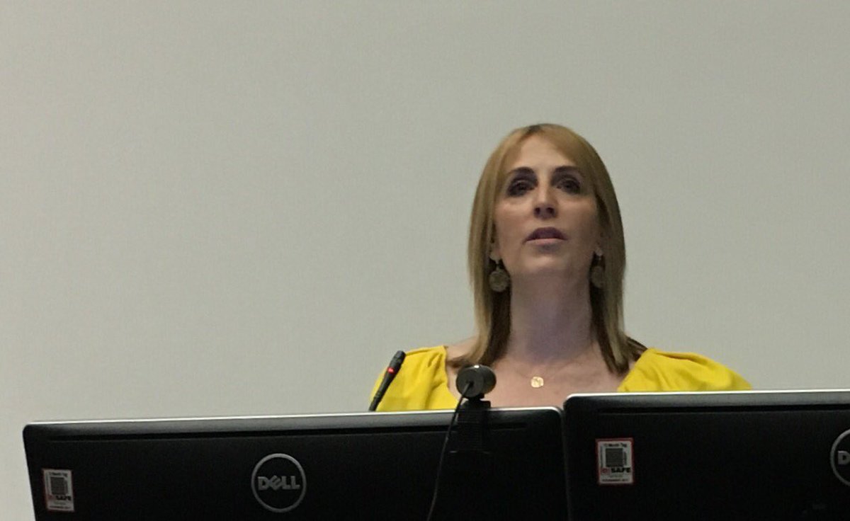 SallyBell_IBD's tweet photo. @stvibdsympo Prof Marla Dubinsky inspiring Australian Gastroenterologists to improve treatment for Crohn's and colitis patients https://t.co/n1iotByRXq