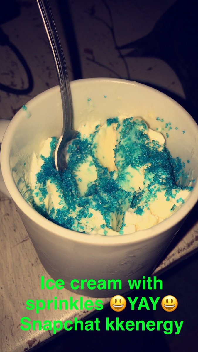 KAYSAMFAM's tweet photo. #beer and #alcohol for #StPaddysDay ? Ha! I say get me some freakin #icecream with #sprinkles #haha #StPaddyFail https://t.co/DORoz7fr5M