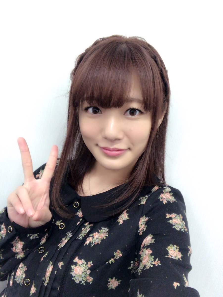 高倉有加 今回もプロの方に可愛くしていただきました 編み込み 自分じゃ絶対できない ヘアメイクしてもらってる時間とてもすき 艸 T Co W7colb152e Twitter