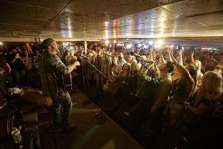 garthbrooks's tweet image. Broken spoke, now that&apos;s a honky tonk, you do it right Austin! #AskMeHowIKnow love, g