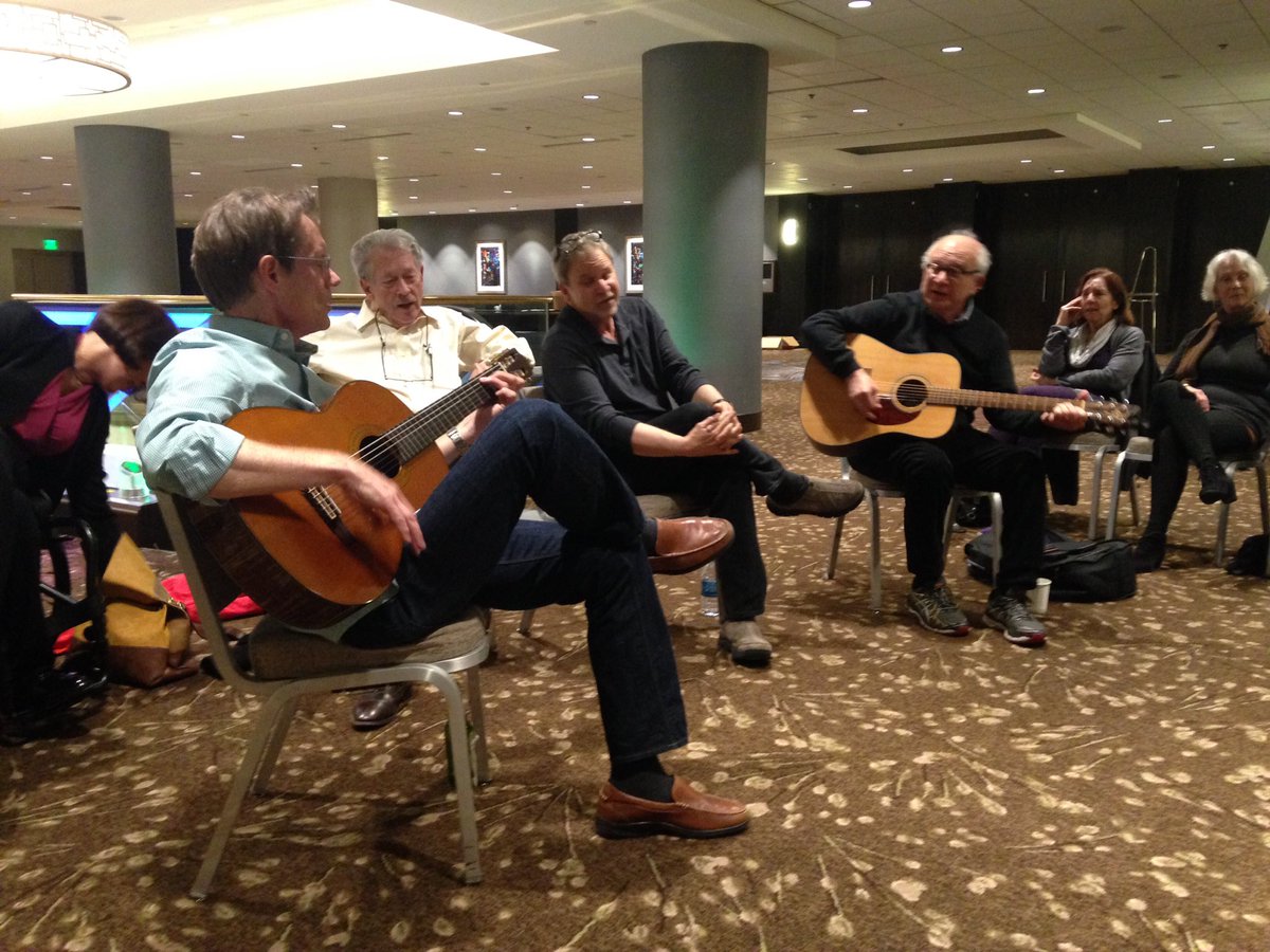 AminaMemon1's tweet image. #APLS2017 @APLS41 "so happy together" 🎵🎶🎶