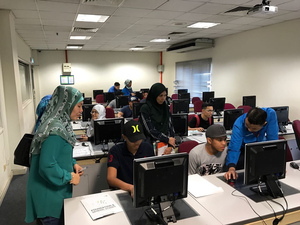 cciuniten's tweet photo. You can apply online here at our ITMS building. #csituniten #uniten #openday #2017 #20thanniversary https://t.co/EYRfSl8e0Q