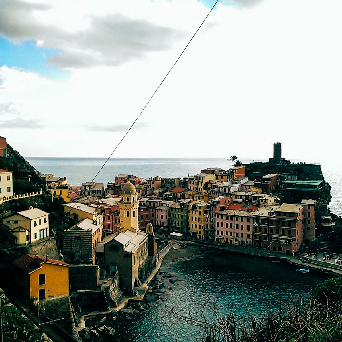 backpackingMY's tweet photo. Okay stop lah jap. Sy sambung later #bpGenoa & #bpCinqueterre . Go makan lunch. Yg dkt matta fair payung sikit gmbr ticket murah. https://t.co/Rs2cgPGzCD