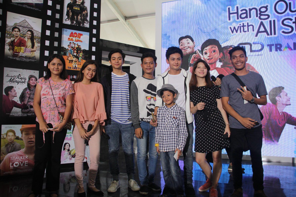 Yeaaaay bisa foto bareng idola di HANGOUT With All Star #Aksi183 #RUMAHKUTRANSTV
