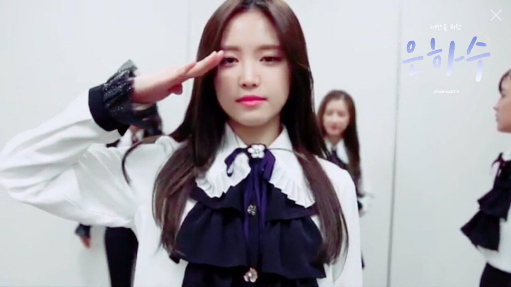 군대 놀이 하는데 하영이가 이병 손나은 이러니깐  나은이가 자기 병장한대 ㅋㅋㅋㅋ