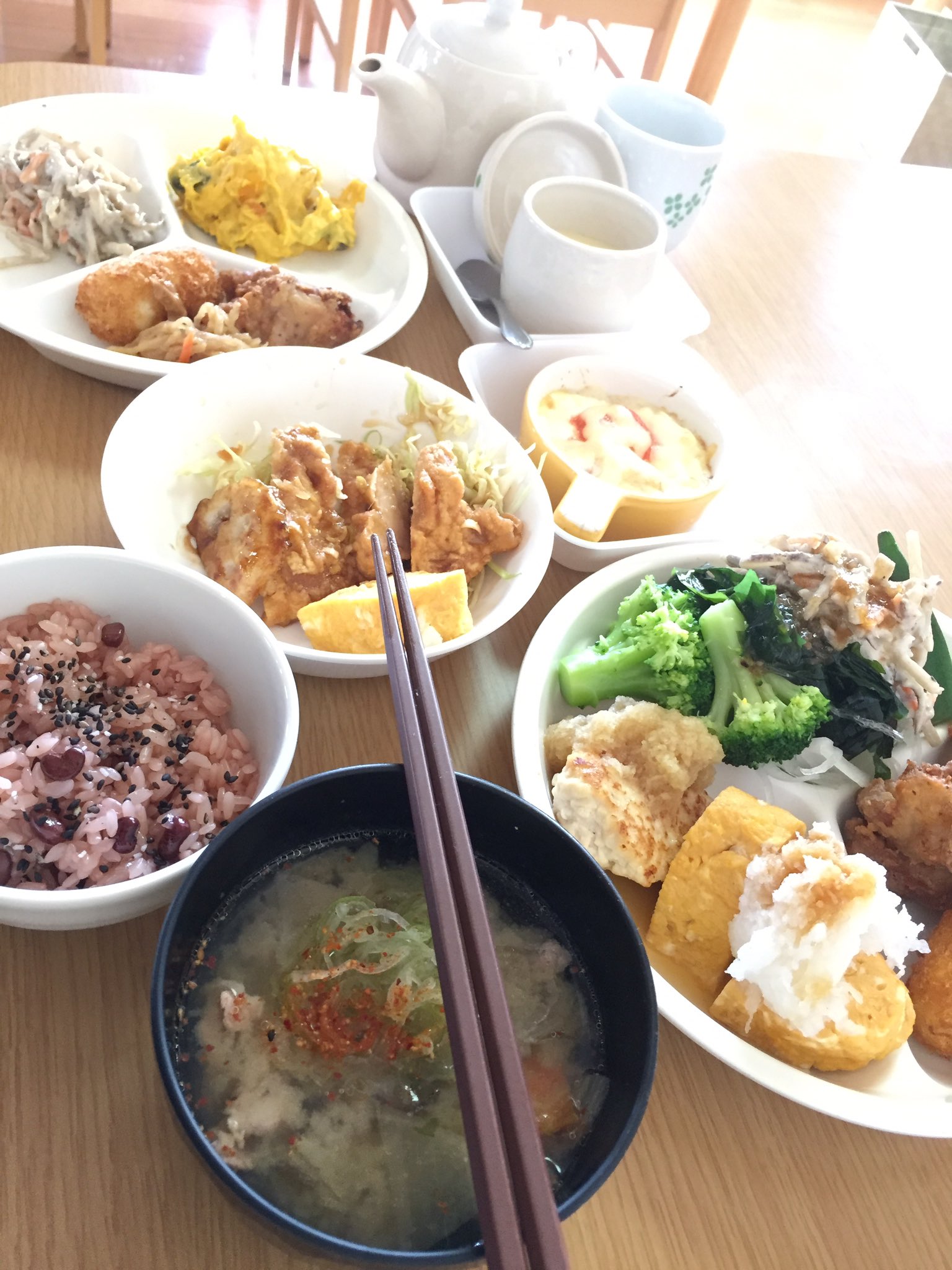 Hiroshiです 17 3 18 最近 引っ越しをした館林市の ばらくら で昼食 和食料理中心の身体に優しい味付けでとっても美味しい アットホームな店の雰囲気が大好きです 暖か家庭料理が1 100円で食べ放題 銀杏入り茶碗蒸し 豆腐バンバーグ だし巻き