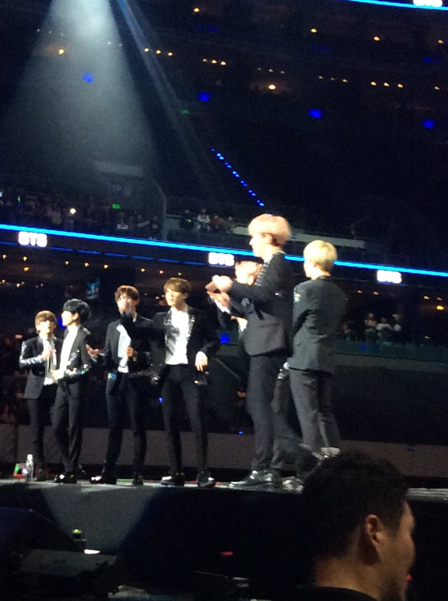nessvxllot's tweet photo. BEST DAY EVER 
#KconMexico #BTSinMexico https://t.co/ix5ymAl0Kg